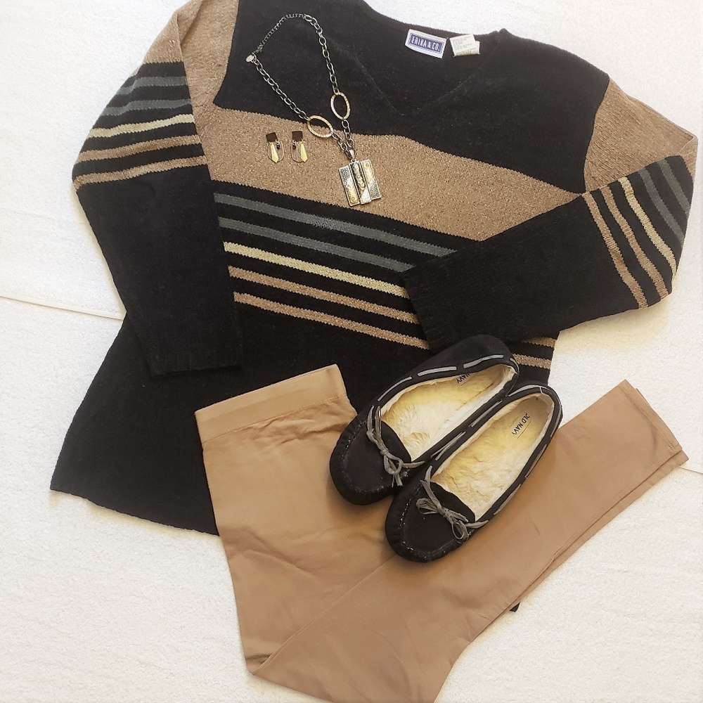Erika & Co V-neck Sweater